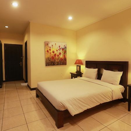 Hotel Intansari Denpasar Exterior foto