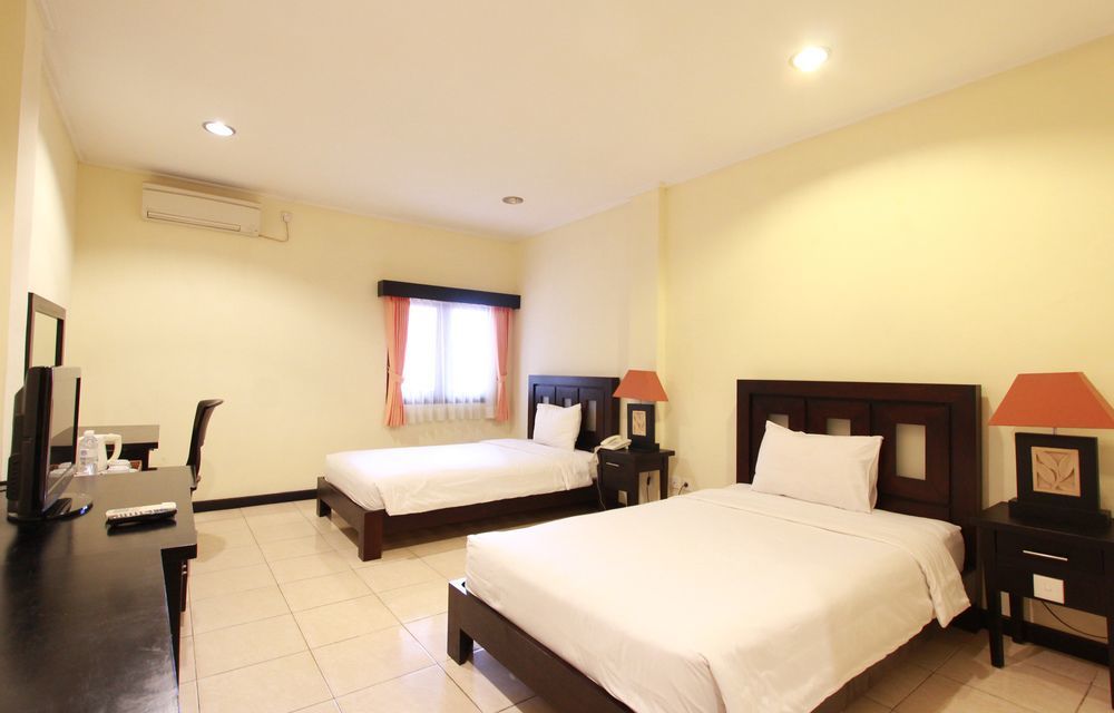 Hotel Intansari Denpasar Exterior foto